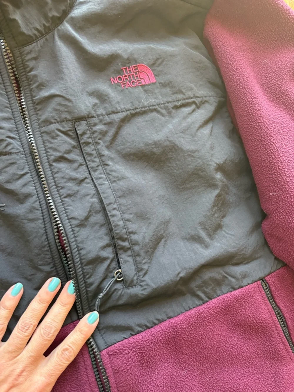 The North Face Men's Retro Denali Two-Tone Burgundy & Black Fleece Jacket